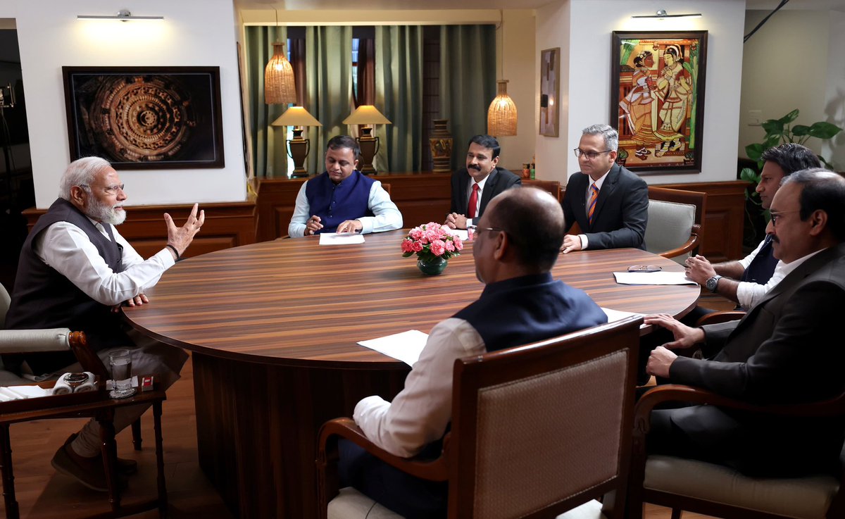 Kalpak Kekre (@kalpakkekre) on Twitter photo A rare honour meeting PM <a href="/narendramodi/">Narendra Modi</a> & being part of a historic moment – the PM&5Editors roundtable. My gratitude to the Hon'ble PM. Thank you TV9 MD <a href="/justbarundas/">Barun Das</a> for yet another industry 1st. Watch #pmmodiontv9 at 8 pm on <a href="/tv9gujarati/">Tv9 Gujarati</a>
#LokSabhaElections2024 A rare honour meeting PM <a href="/narendramodi/">Narendra Modi</a> & being part of a historic moment – the PM&5Editors roundtable. My gratitude to the Hon'ble PM. Thank you TV9 MD <a href="/justbarundas/">Barun Das</a> for yet another industry 1st. Watch #pmmodiontv9 at 8 pm on <a href="/tv9gujarati/">Tv9 Gujarati</a>
#LokSabhaElections2024