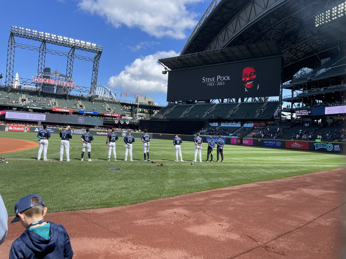 Very cool gesture today by the #Mariners with the pre-game tribute to the late great Steve Poole at @komonews.