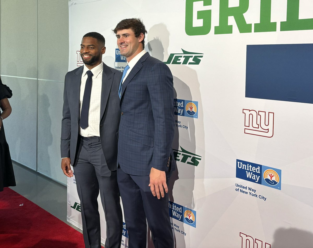 Daniel Jones showed up to support his favorite target, Darius Slayton, at the Gridiron Gala. As for the Giants’ attempted draft night trade for a QB, Jones gave a typically diplomatic answer: “I’m focused on what I can control and that is preparing to play good football. So,…