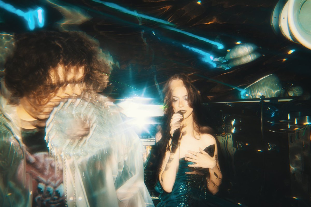 GLOWSTONE tweet media