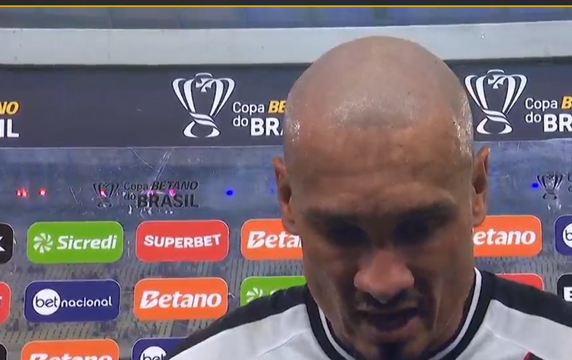 'Só queria dizer uma coisa... Falaram que o Vasco não tinha treinador. Ele tem sim, e se chama PAIVA!

Maicon God Of War mandando uma INDERETAÇA  a Ramon Diaz!

HHAHHAHHAHA E foda-se fechado  com ele