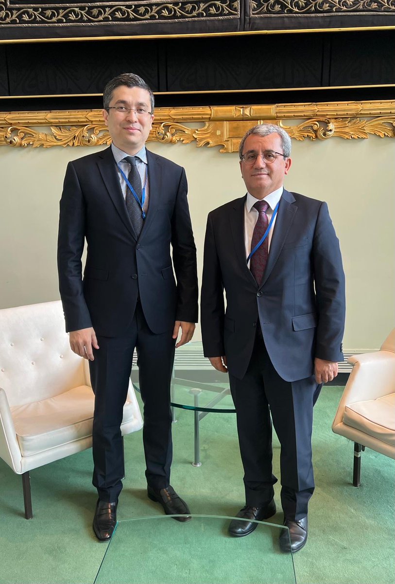 Bugün Özbek mevkidaşım Büyükelçi Lapasov’la bir görüşme gerçekleştirdim. BM çerçevesindeki işbirliğimizin temel konularına odaklandık. Today I met my Uzbek counterpart Ambassador Lapasov. We focused on the main issues regarding our cooperation within the UN.