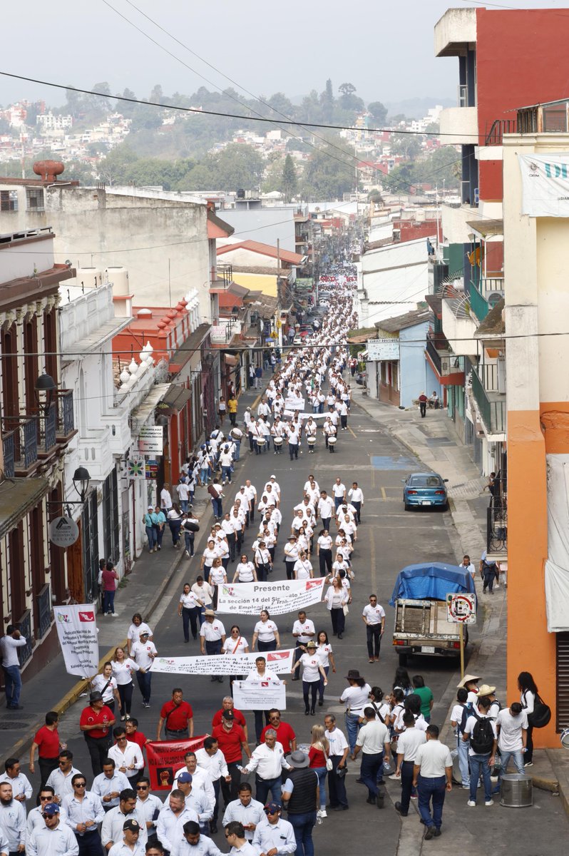 VERSubsegob's tweet photo. Desfile conmemorativo por el Día del Trabajo 2024.

Galería completa en: https://t.co/zZ5DMh5uGW

---
Esta información es pública, ajena a cualquier partido político. Queda prohibido su uso para fines distintos a los establecidos. https://t.co/S4h0QRJ0if