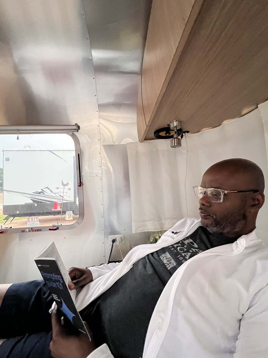 Melissa Townsend (@mrscto) on Twitter photo Somebody please tell <a href="/CTOAdvisor/">Keith Townsend</a> to relax. The grind never stop.
I do have to admit I’m loving his new look. 🥰😏 Somebody please tell <a href="/CTOAdvisor/">Keith Townsend</a> to relax. The grind never stop.
I do have to admit I’m loving his new look. 🥰😏