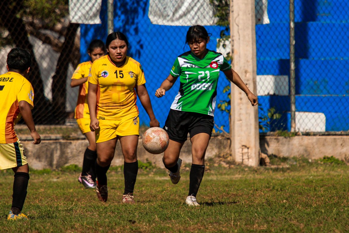 Rayosmxfem's tweet photo. 📸 | Las 4️⃣ de nuestro enfrentamiento vs Izamal.
#DALERAYOS https://t.co/KdoBF62if5