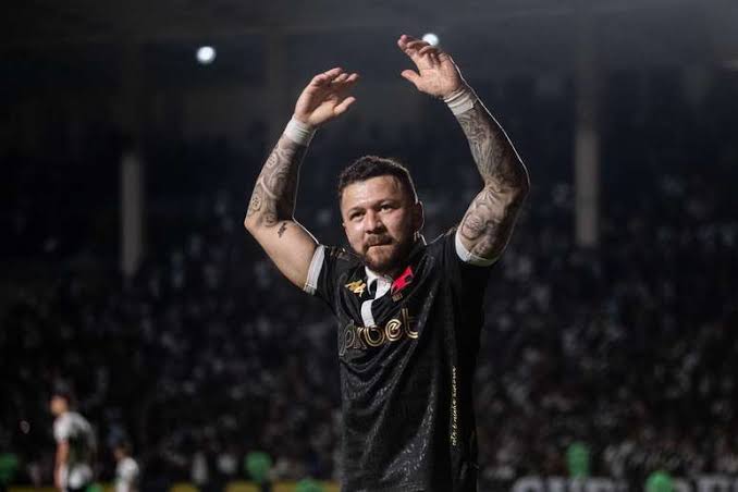 EstagiarioVasco's tweet photo. O que acharam da partida do nosso Búfalo Rossi❓️ https://t.co/3Yyc8jAqlI