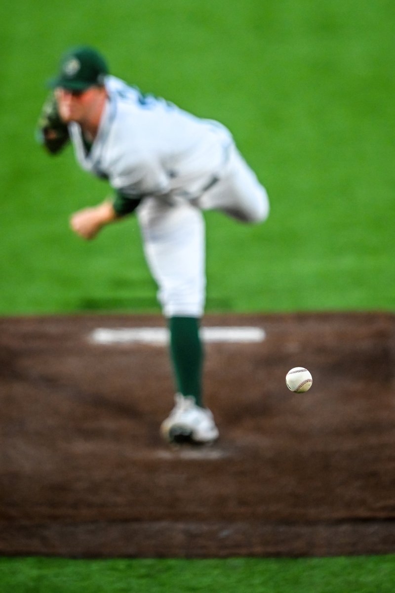 Focus on the ball. Focus on the ball. Two from last night, Tulane 13, Southeastern 6. #RollWave
