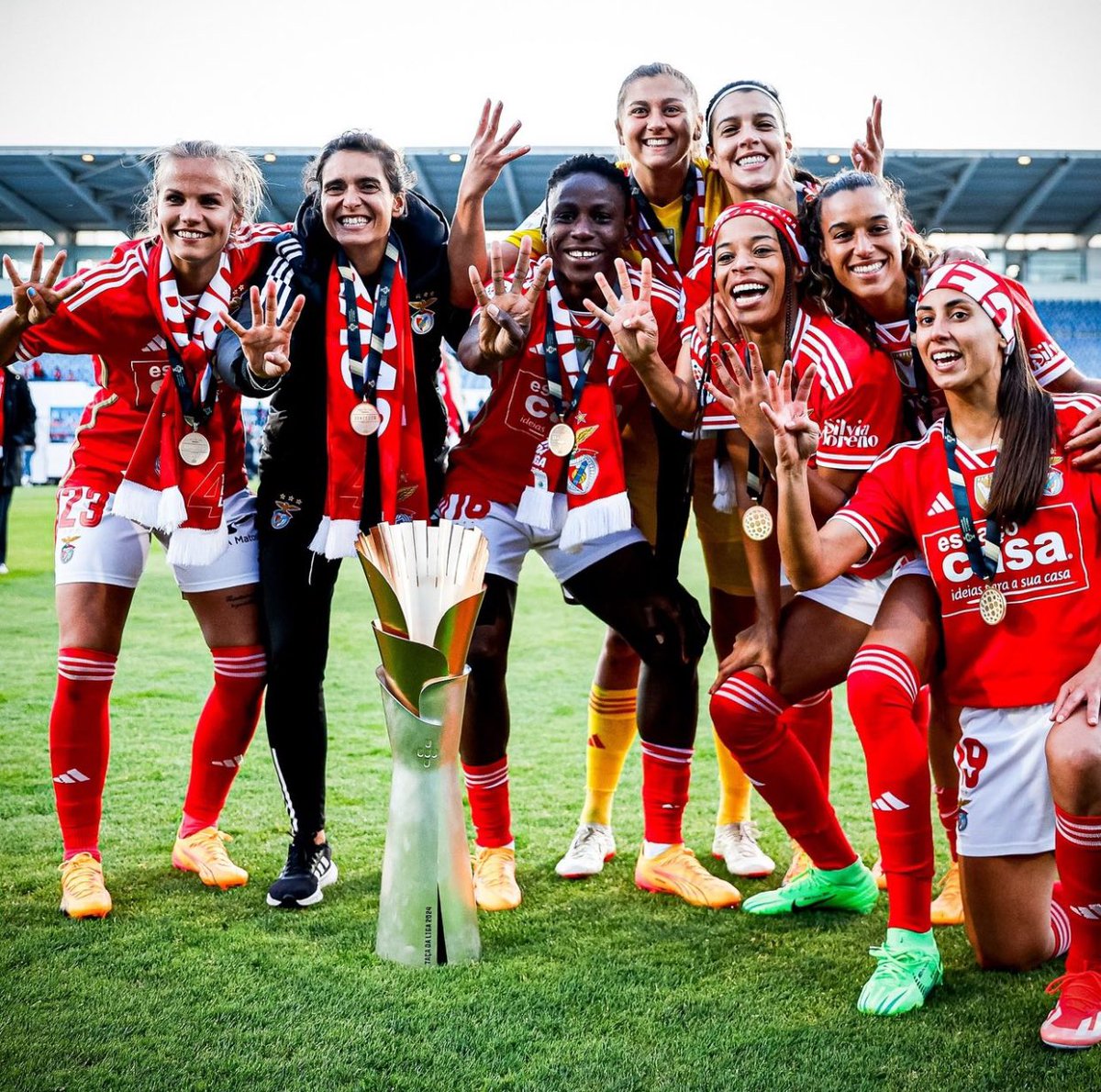 SL Benfica conquista a Taça da Liga Feminina pela quarta vez 🏆🇵🇹

#benfica #taçadaliga #portugal #football #champions #women #viral