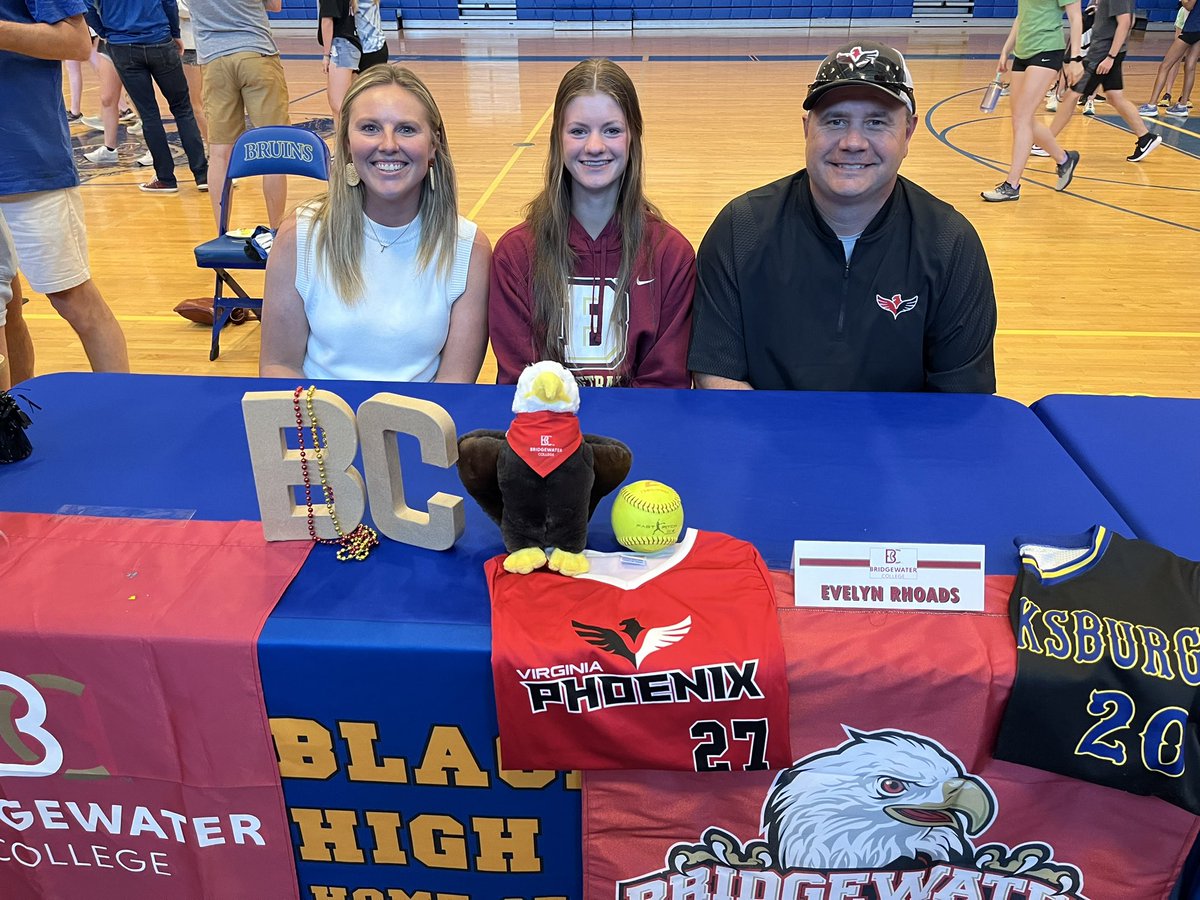What a AWESOME day as our FIRST Va Phoenix commit signed to play at @Bh2osoftball, Ev started a wave of commits after her and we couldn’t be more proud of our @EvelynRhoads2 ❤️🖤