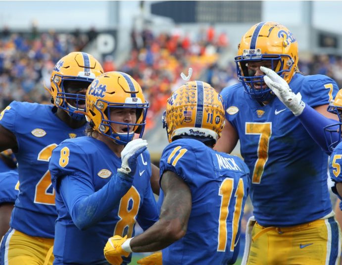 Blessed to receive an offer from University of Pittsburgh. @Pitt_FB @coachjbronowski @ZachIsGreat_ @CoachLinley60 @CoachLinley60