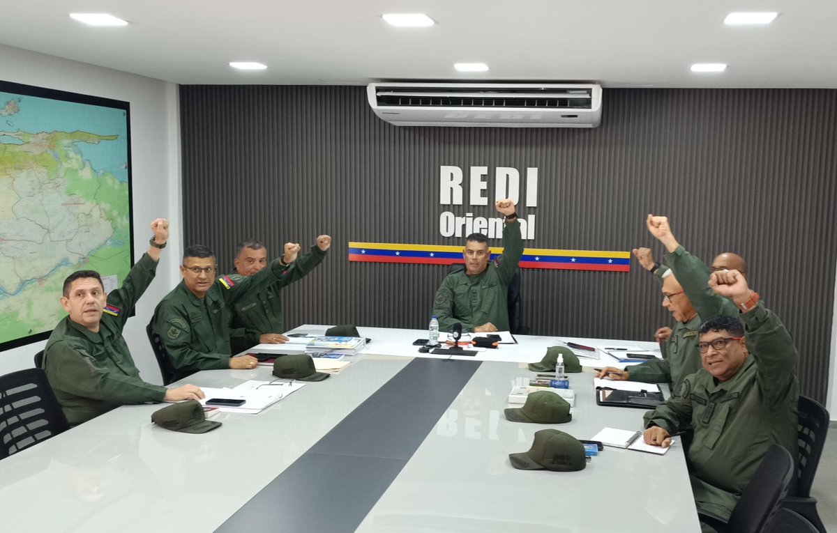 ➡️ quien trató temas relacionados a la seguridad y bienestar de la ciudadanía a través de las Operaciones militares Escudo Bolivariano 2024.

#IntegrarEsVencer
#REDIORInvencible
@CEOFANBVE