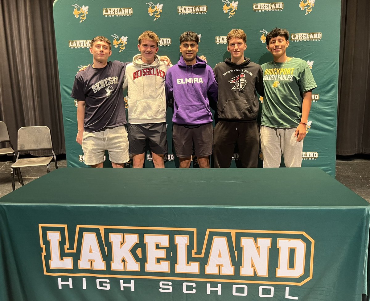 So proud to celebrate this group today
*Anthony Abbondanza- SUNY Geneseo
*Silvio Ahmataj- Manhattanville
*Connor Daly- RPI
*Arjun Parambath- Elmira
*Anthony Villa- SUNY Brockport 

They join a great list of young men who have gone on to play college ball from our program!