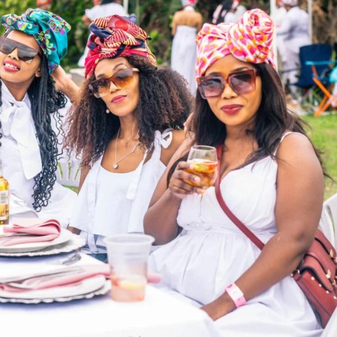 Its time to show that special lady a good time outside! Durban better get ready for The Doek On Fleek Mother's Day Picnic! 💃🏽 🔗 brnw.ch/21wJnBA 📍 Durban Botanic Gardens 📆 18 May 💰 From R300