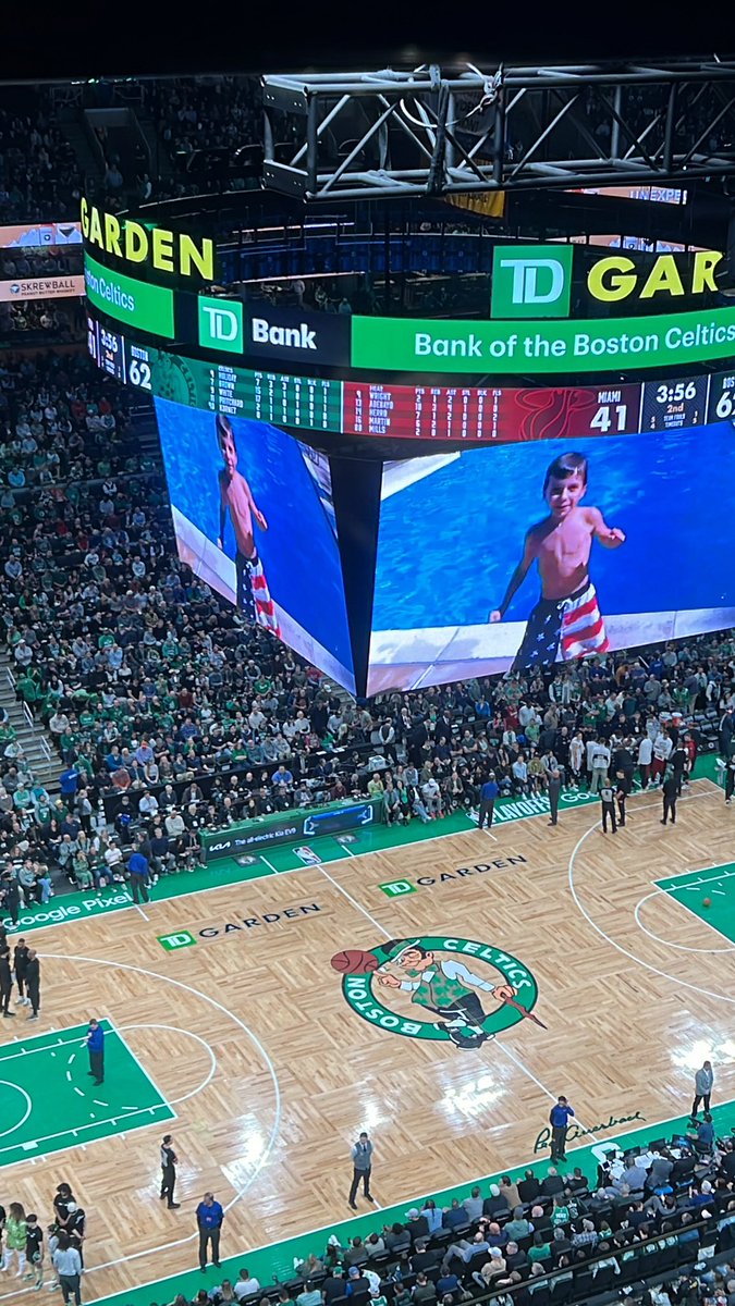 Celtics up 62-41 with 4 min to go in the 1st half. Doing what they should be doing in a close out game. #NBAPlayoffs @wbz