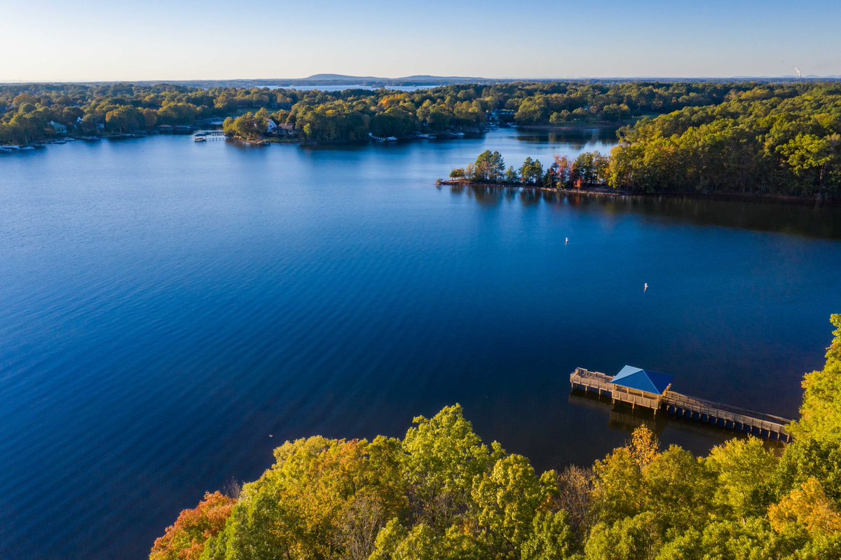 RyanReflects's tweet image. Did you know Charlotte is a stone's throw away from a beautiful, 32,510 acre Lake Norman? Why visit here when you can LIVE here? Shoot me a message about the opportunity I have available to join the Northlake Eye team! #optometry #optometrist #optometrystudent #optometryschool