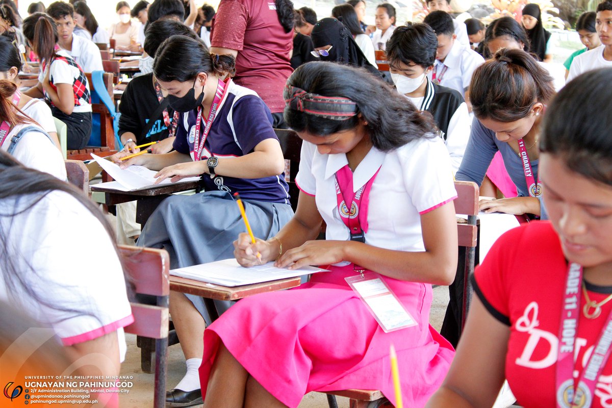 LOOK: @UPMindanao recently conducted an #UPCAT orientation and simulation campaign in the Marilog District, Davao City. At least 195 students from the Lower Tamugan National High School participated in the activity.

More photos here: web.facebook.com/upmin.pahinung…