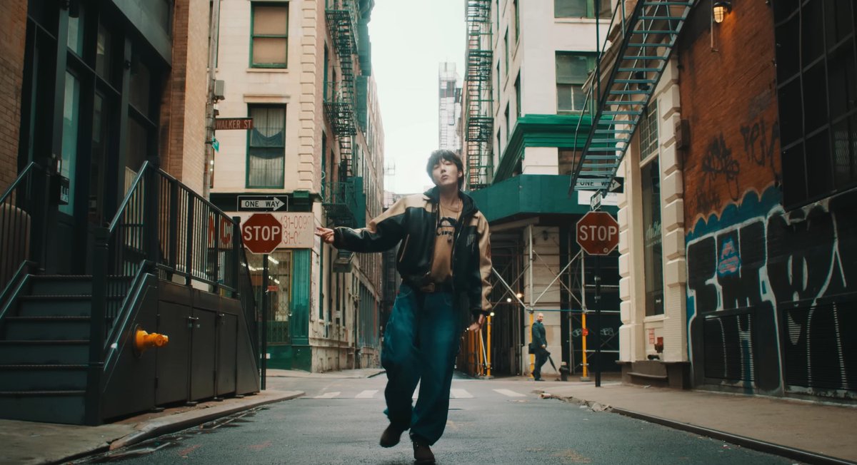 The j-hope 'on the street(with J. Cole) Official MV's color grading is the honestly one of the best music videos I've seen, absolutely amazing! #jhope_on_the_street #jhope #JHOPE #onthestreet