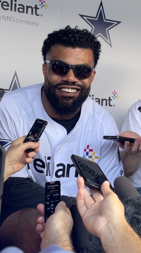 “I got unfinished business. I’m here to chase that ring.”

Ezekiel Elliott on his returning to the Cowboys. 

#Cowboys @ReliantEnergy #ReliantDerby