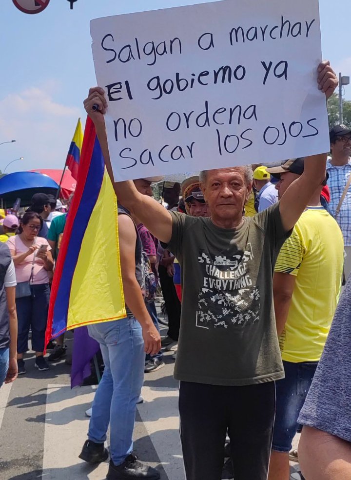 Postales de la marcha, que salen tranquilos porque llegarán sin un rasguño a sus casas.