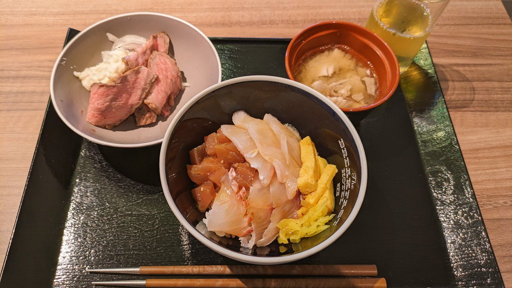 1泊9千円のホテルで近海魚の海鮮丼や石垣牛のローストビーフが食べられる沖縄クオリティ😋
