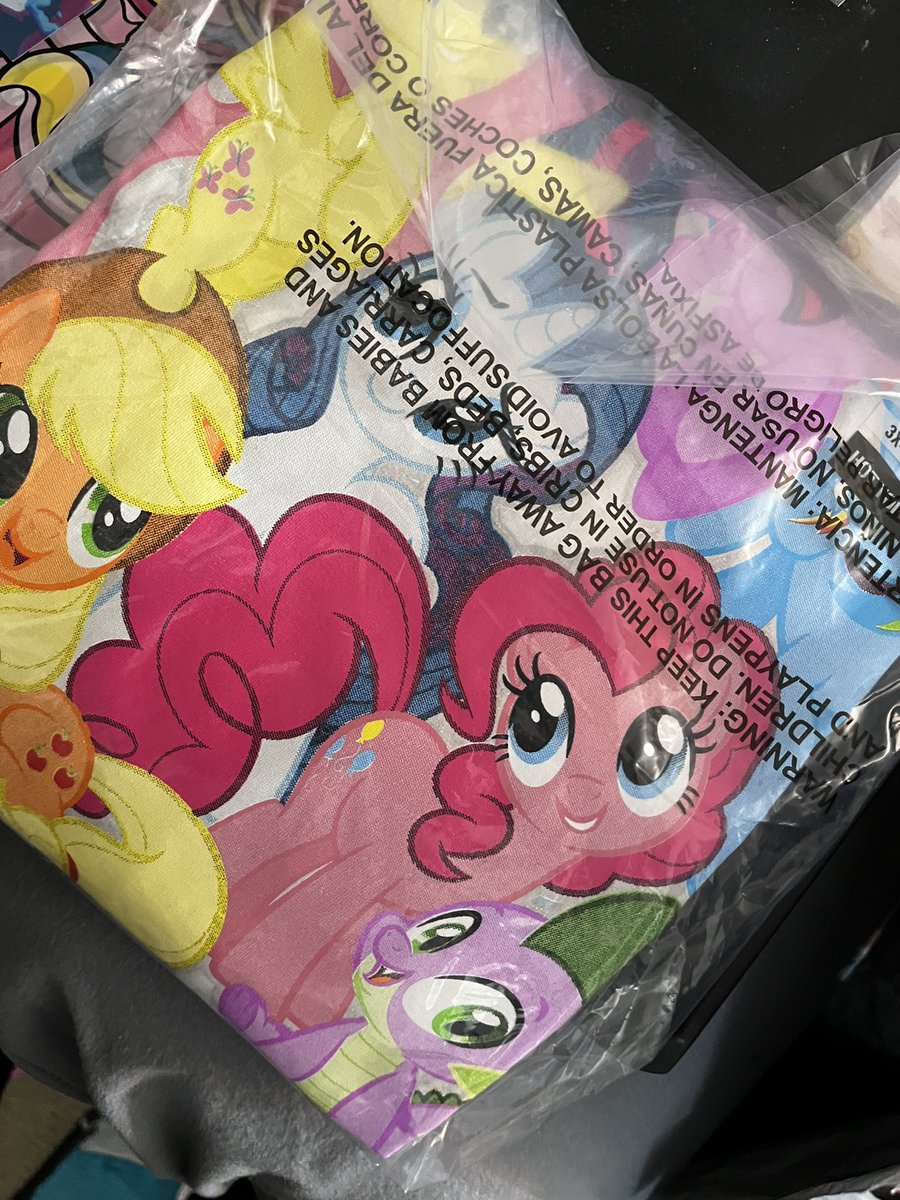 My @loophoof @HotTopic #MLP shirt arrived! 🤭🫶