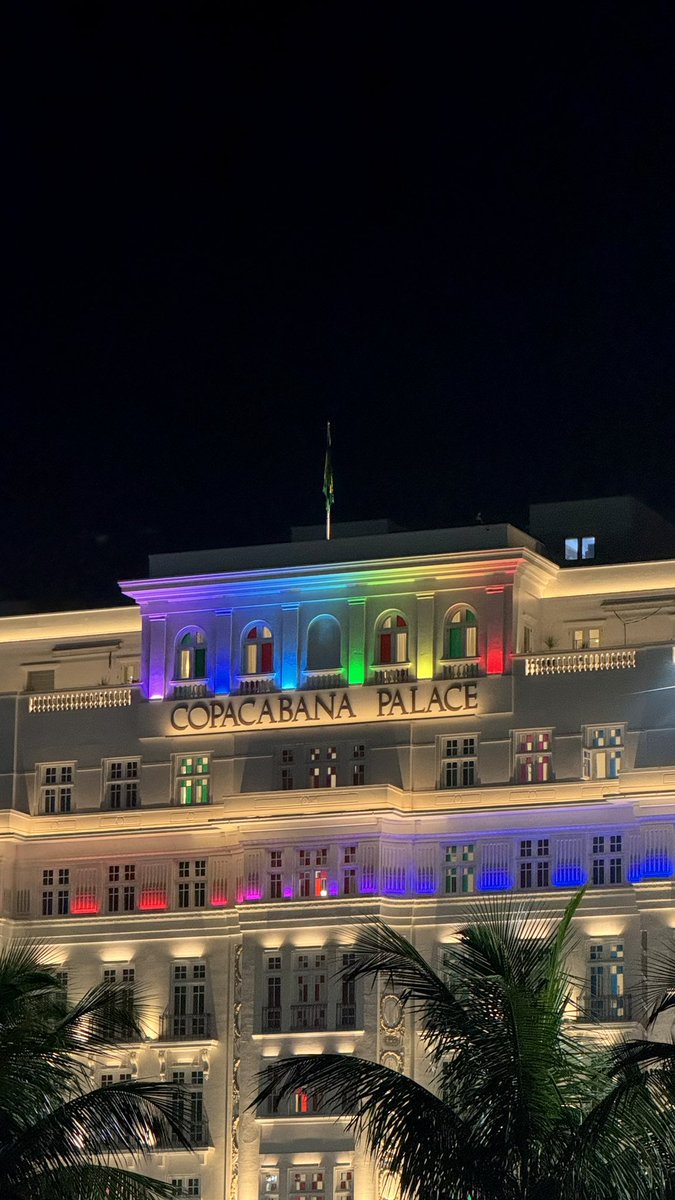 o copa homenageando o público da queen