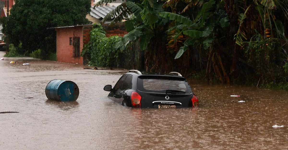 Heavy rains kill at least 10 in southern Brazil, governor warns of historic disaster reut.rs/4beTj52