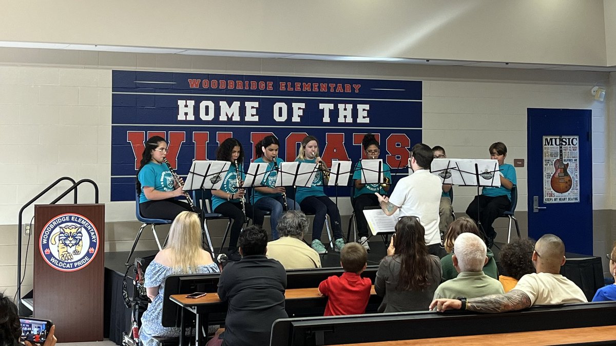 So proud of our Instruments of Change students! Such a great performance tonight. Thank you @RohrbackerMusic for always growing such amazing young musicians!  #WeBelieve @HillsboroughSch