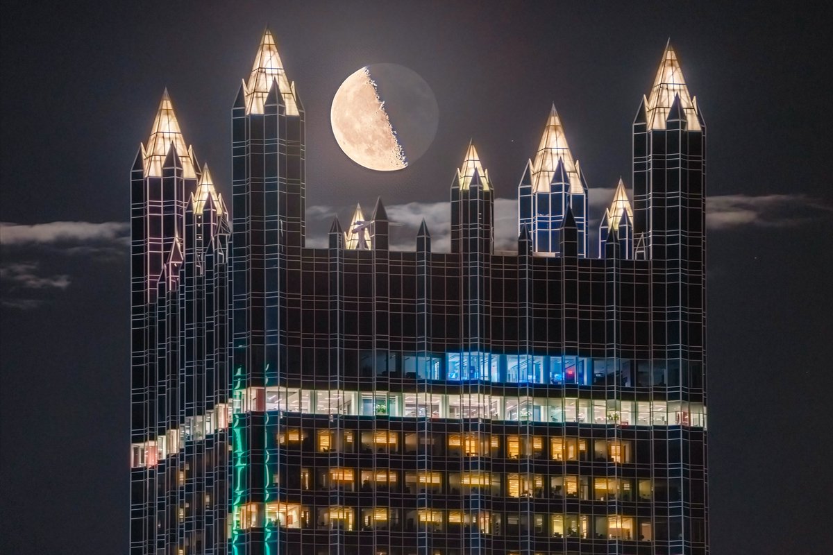 While waiting for the fog that never really showed in #Pittsburgh, I spent some time capturing the moon around the city, including this one of PPG Place. I love how you can see the unlit portion of the moon as well, and how the glow of the moon matches the spires of PPG.