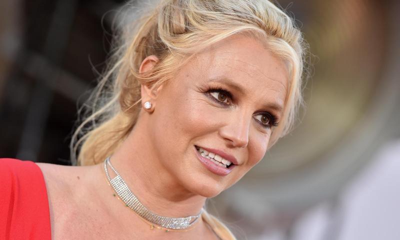 Britney Spears pone fin al conflicto legal con su papá y consigue su completa libertad hola.com/us-es/celebrit…