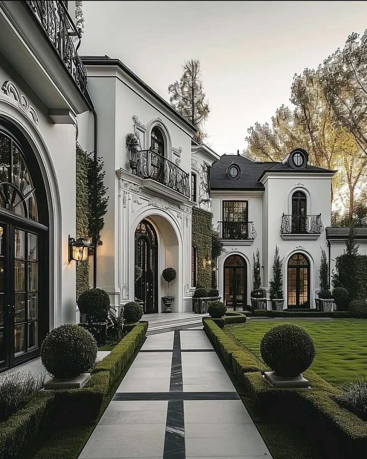 HOUSE LOVERS tweet media