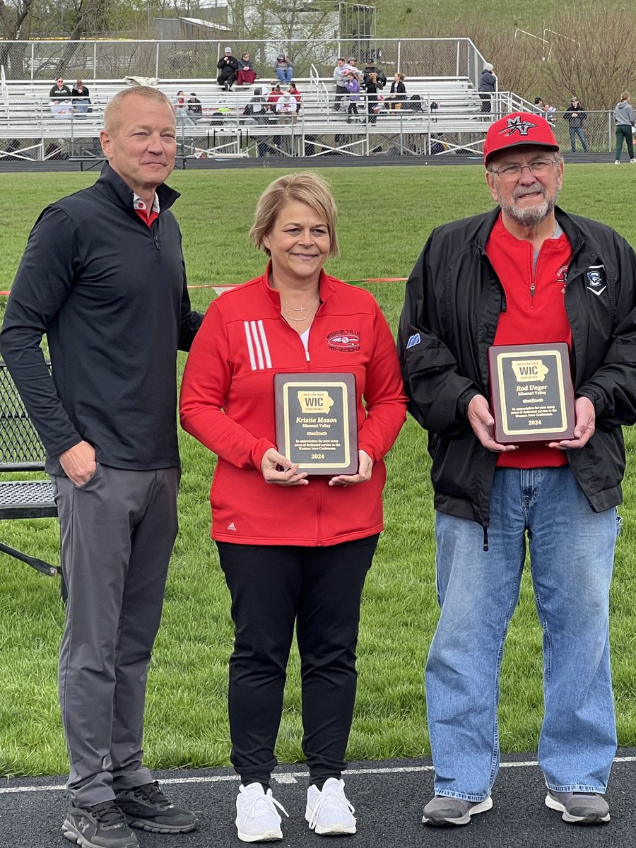 The WIC honors those who have served WIC Schools in an exemplary fashion by proclaiming them “legends!” The two honored tonight by the WIC are both MV greats. No two were ever more legendary than Kristie Mason & Rod Unger. Thank you for all you’ve done for the WIC & MV. #MVPride