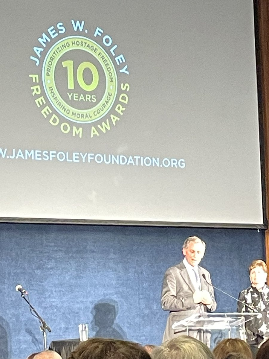 Our thanks to @SenatorShaheen & @RepFrenchHill for their speeches on the need to bring all U.S. hostages home, including @evangershkovich, at tonight’s @JamesFoleyFund annual dinner in Washington at @PressClubDC. @WSJ is a proud event sponsor. #IStandWithEvan
