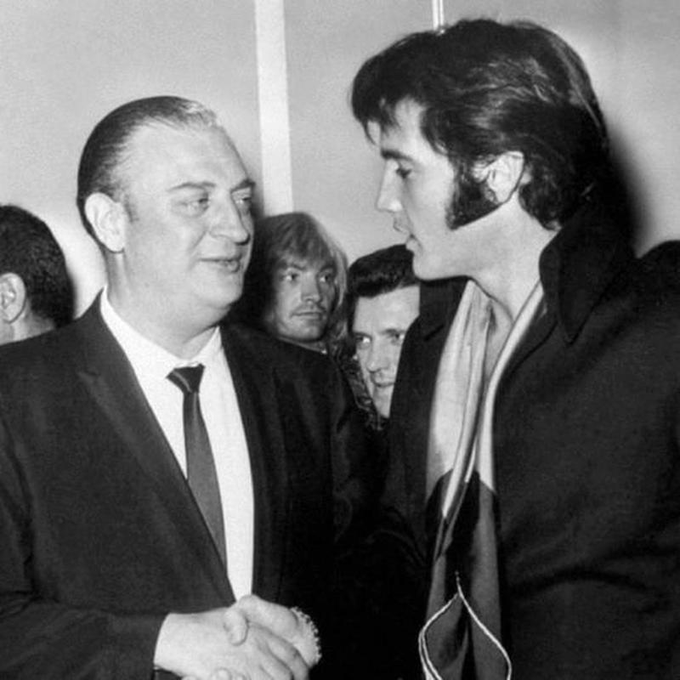 Rodney Dangerfield meeting Elvis Presley in Las Vegas, 1969.