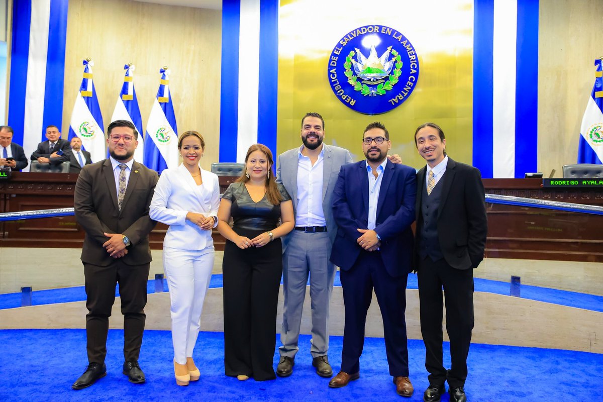 Orgullosos de las @nuevasideas 🇸🇻 #PlenariaInstalación2024