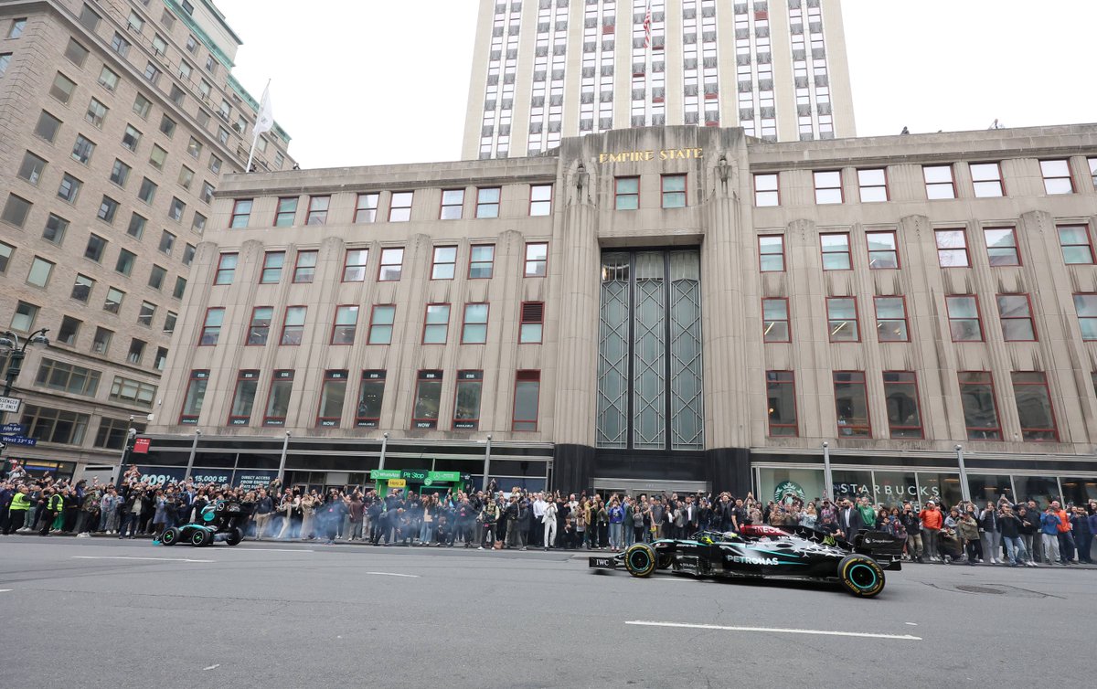 Let's make some history Experience the @mercedesamg1 @whatsapp activation at the Empire State Building: esbo.nyc/94y