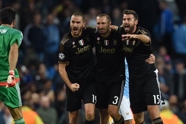 A Juventus teve seu trio BBC na mesma época que o Real Madrid. O trio de zaga Barzagli, Bonucci e Chiellini foi vital na hegemonia da Juventus na Itália na última década A defesa ainda contava com Buffon de goleiro. BBBC!