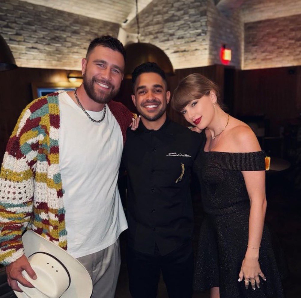 Taylor and Travis at an after party of the 15 and The Mahomies charity gala over the weekend! 🤍