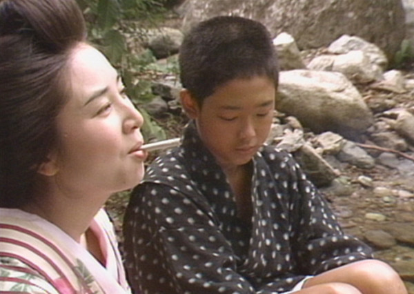 和田勉さん演出「天城越え」
映画版では田中裕子さん無双でしたが、こちらのドラマ版では流れ者役佐藤慶さんがどインパクト⚡
同じ原作者の「鬼畜」で捨てられた男子が大きくなったような脚色により寂しさ・投げやりさを纏い素敵でした。野性味もありつつインテリジェンス漂う稀有な役者さんですね🥰