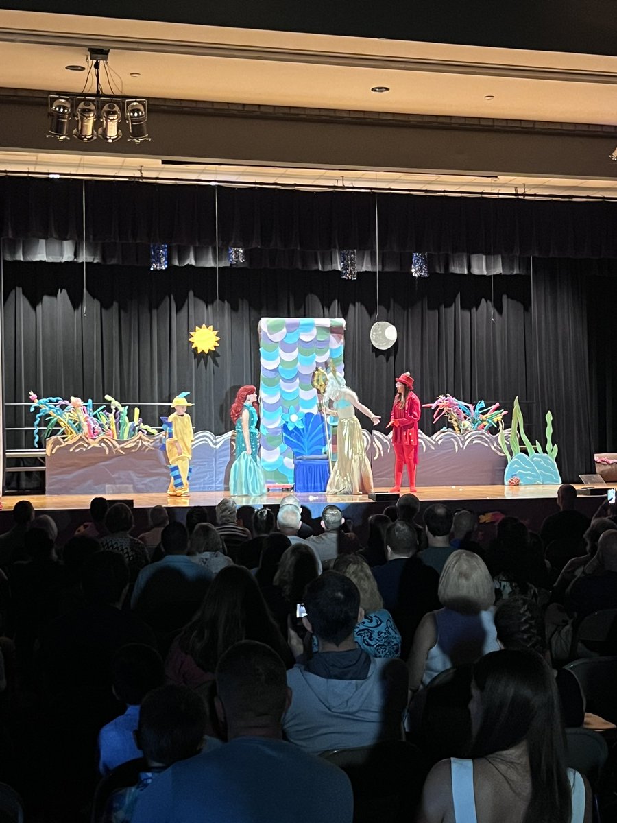 A packed house for a WONDERFUL show!  Great job cast and crew!  You nailed it! #pohatpride <a href="/PohatPTA/">Pohat PTA</a>