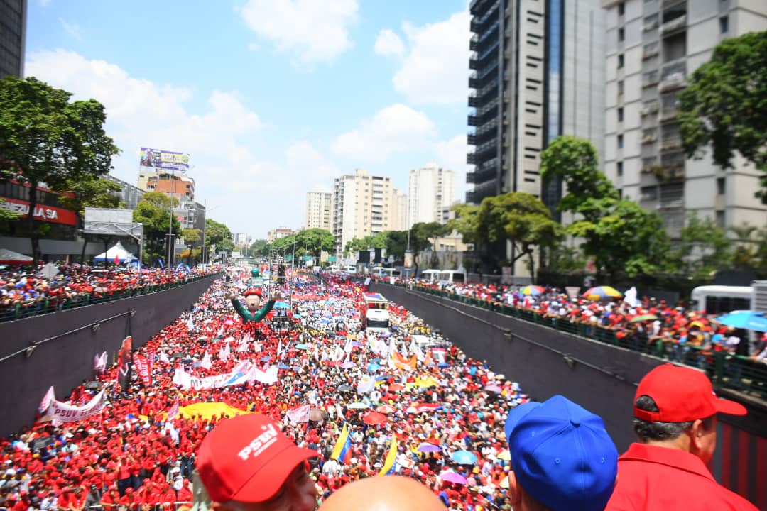 Clase trabajadora marcha en apoyo irrestricto al gobierno del presidente Nicolás Maduro. #MayoDeTransformación @NicolasMaduro @dcabellor