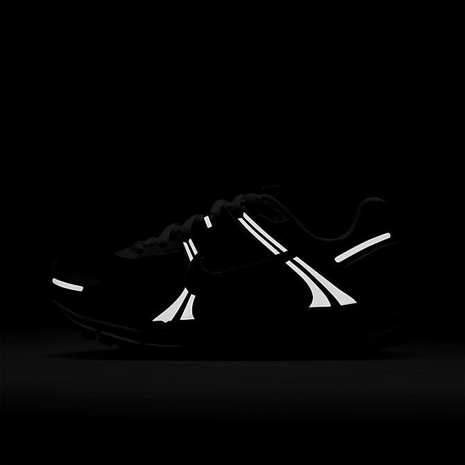 Nike Zoom Vomero 5 'Photon Dust' 

Available via @FinishLine |$160| #ad @Nike 

>>> ow.ly/ckSx50RoA7a