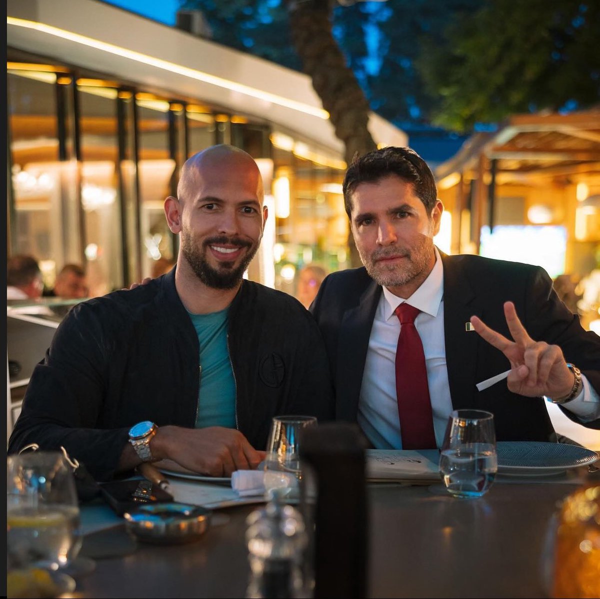 📸Andrew Tate pictured with @EVerastegui who’s the mastermind behind the famous movie “Sound of Freedom”

Tate has tweeted a couple days ago saying when his obvious garbage case in Romania is over he will fix REAL human trafficking with Eduardo. 👀