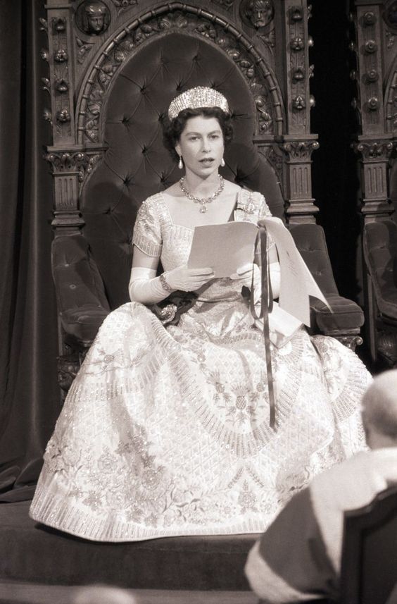 PETITION FOR FAIRNESS

Because Her Late Majesty was Queen of the United KINGDOM for so long -- and King Charles has since assumed the crown, can we now call that place the UQ?

(Here she is with her leg swung over the throne arm.)

#BRF #England #writers #UK