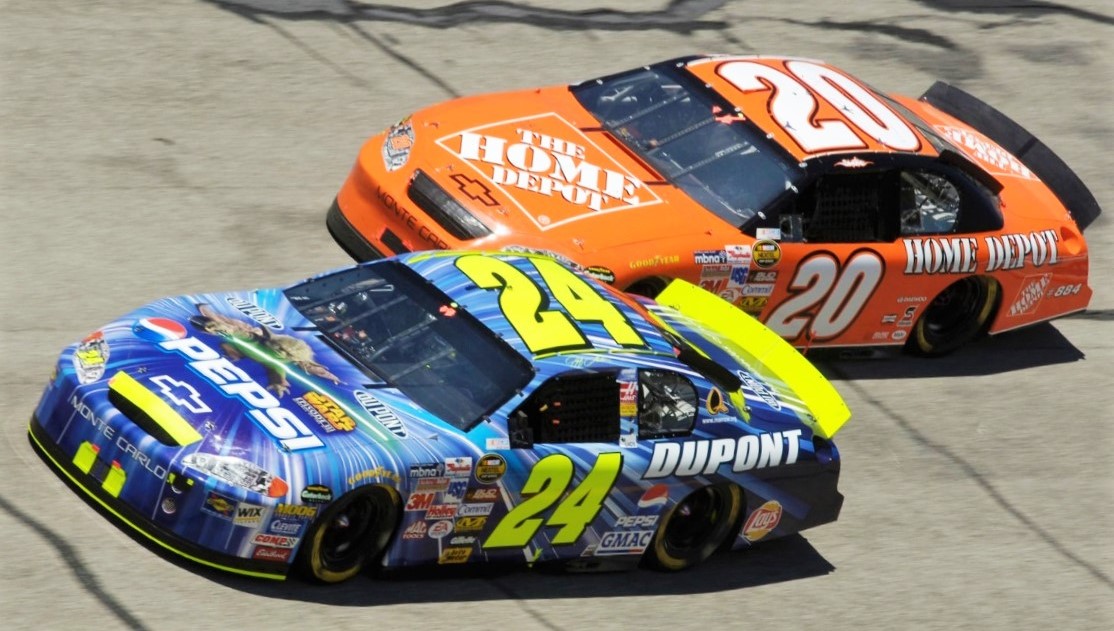 Jeff Gordon won the 2005 Aaron's 499 at Talladega 19 years ago today. 🏁   

It was his 4th Cup series win @TALLADEGA.  

#HendrickMotorsports 🏁