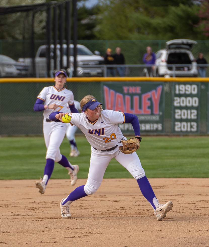 UNISoftball tweet picture