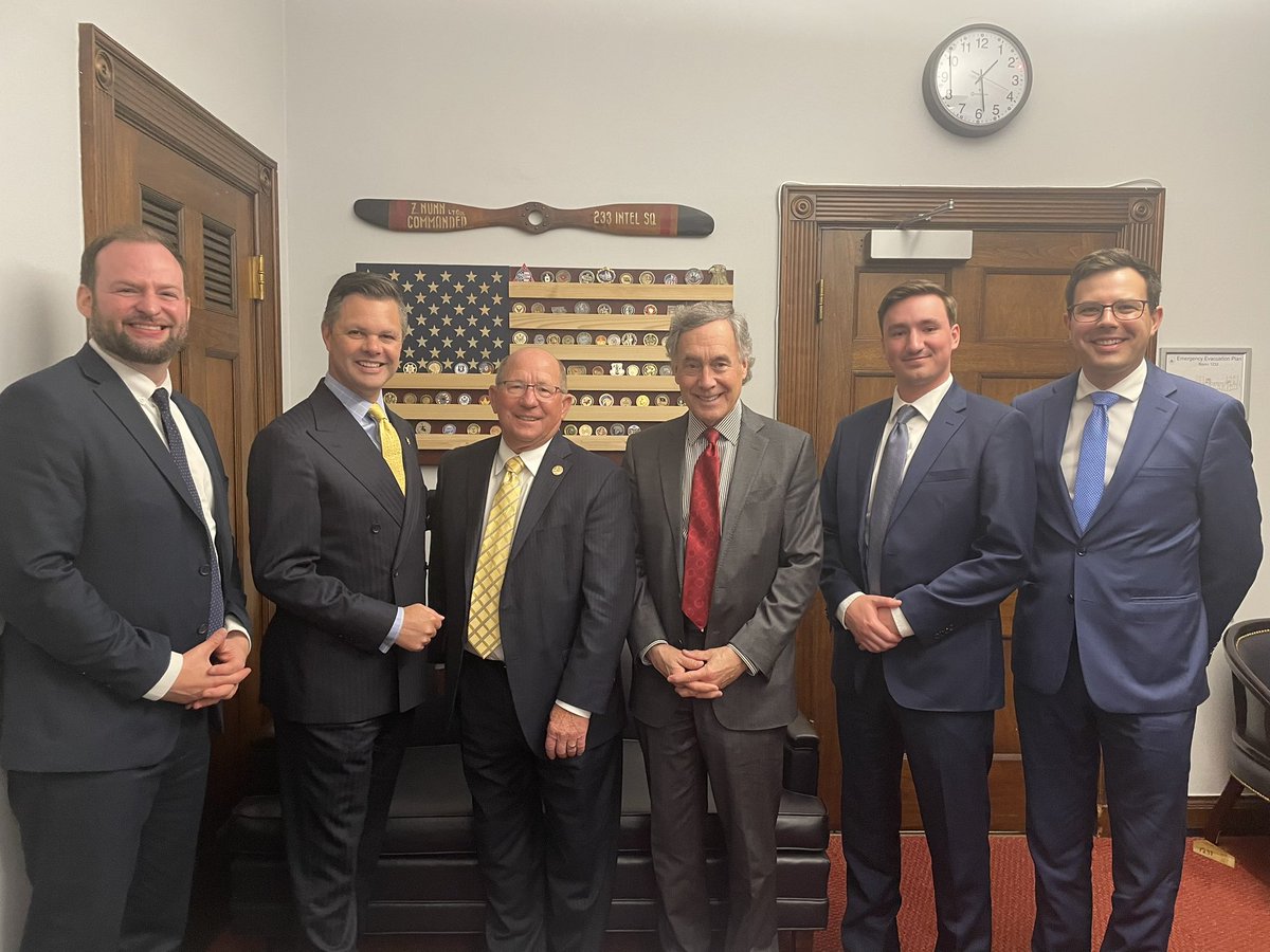 The ICEF team met with more Iowa congressional delegation today to discuss clean energy advancements in the state. Thank you Congressman @ZachNunn and @RepFeenstra for listening and providing thoughtful conversations on clean energy. #CleanIsRight @ConsEnergyNet @CRESenergy