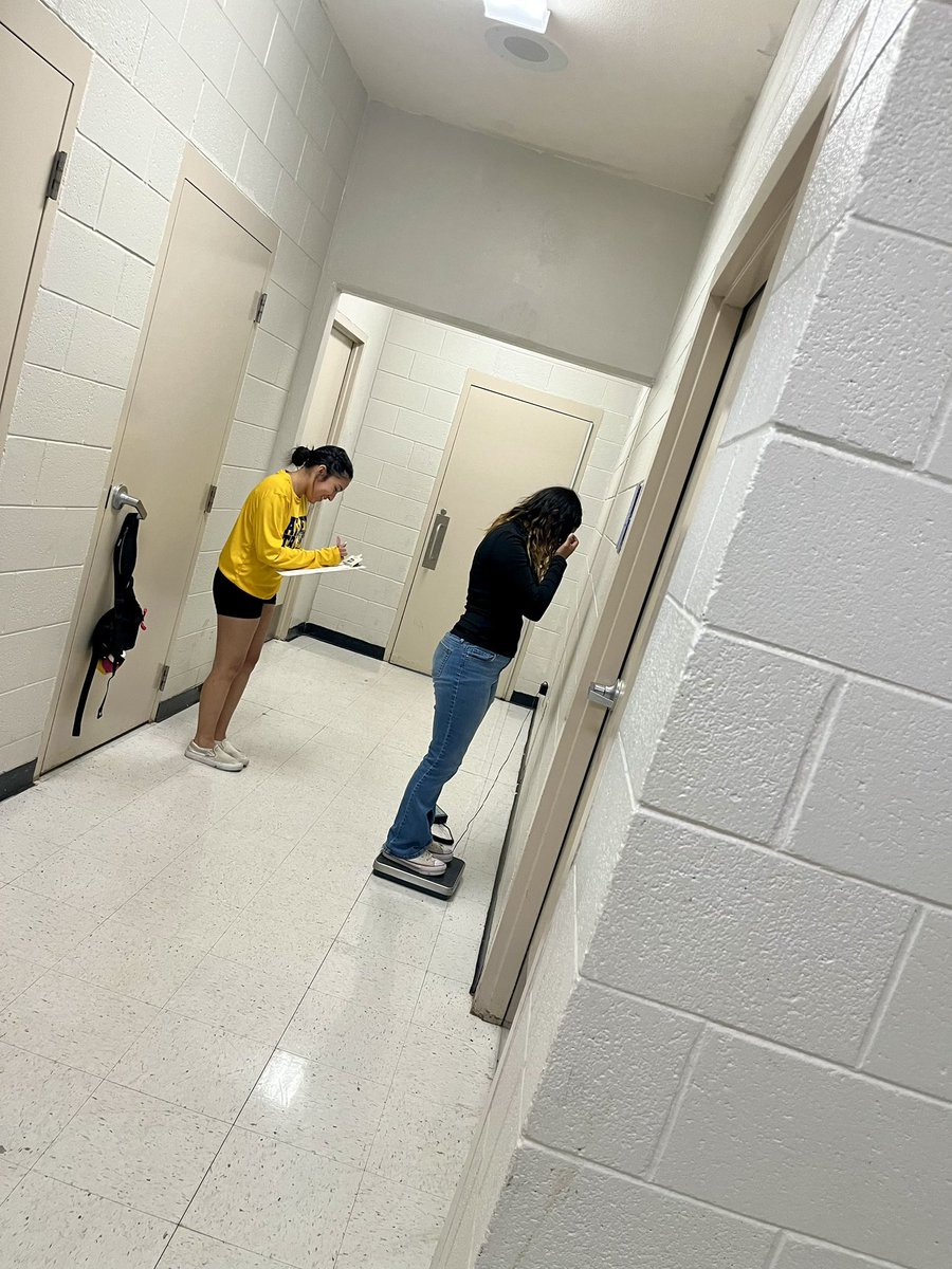 A big thank you to  Dr. Alvarado and his staff, and our student trainers for helping us host another  successful year of physicals!!  <a href="/EHS_TROOPER_AT/">TROOPER_AthlTraining</a> ⚕️💛💙