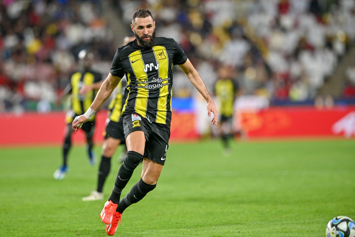 🚨Al-Ittihad confirme que Karim Benzema est retourné au Real Madrid pour chercher un plan de traitement après une saison marquée par les blessures.
Il rentrera en Arabie saoudite la semaine prochaine suite à des réunions avec l'équipe médicale du Real.🏥 #KarimBenzema #RealMadrid