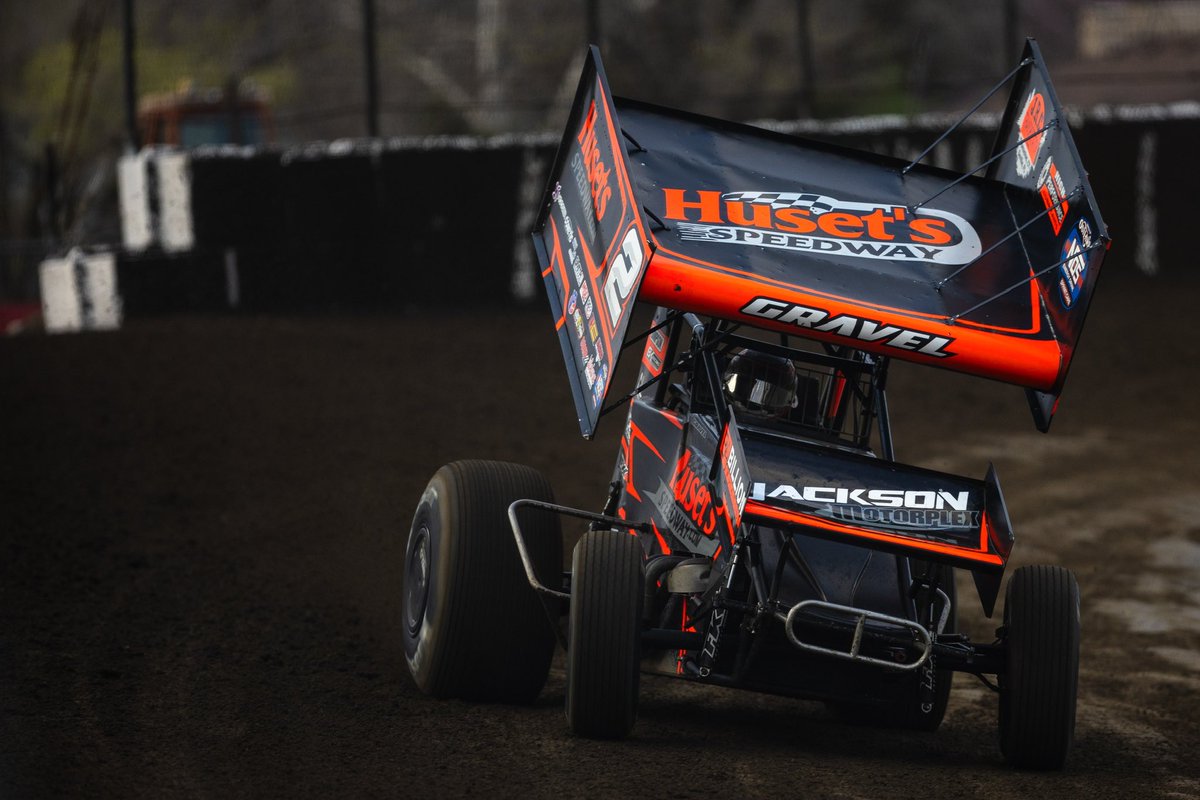 .@DavidGravel wins @miltonhershey Heat Two and goes to the @ToyotaRacing Dash with @Haudenschild_17! Feature: 3. @JamesMcFadden25 4. Aaron Reutzel 5. @JoeBMotorsports LCS: 6. Schatz 7. Crawley 8. Neuman C: 9. Axsom 10. Sheppard 11. Norris